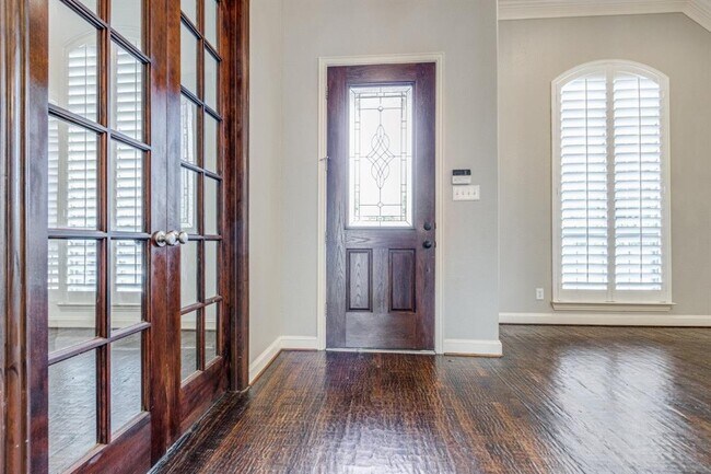 Foto del edificio - 7701 Thistledown Dr