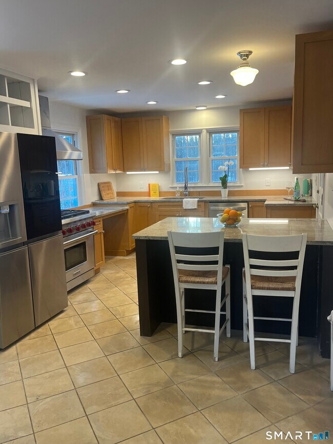 Foto del edificio - 81 Black Rock Tpke