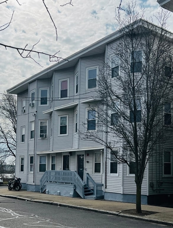 Primary Photo - 45 Louis St