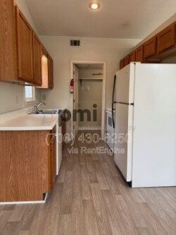 Building Photo - 111 Primrose Dr