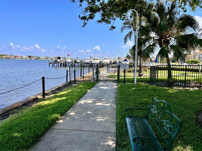 Foto del edificio - 127 Yacht Club Way