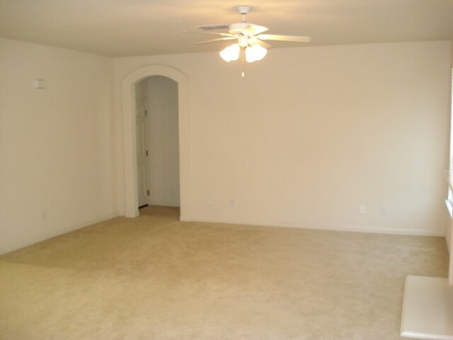 Foto del edificio - NICE 2-STORY HOME IN GATED COMMUNITY!