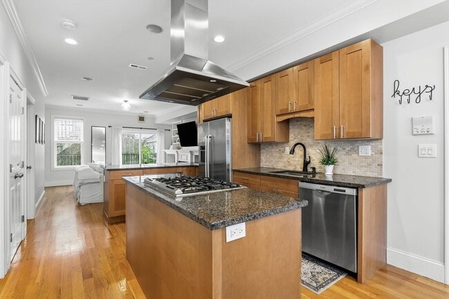 Building Photo - 180 Gold St