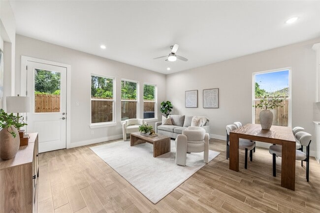 Photo - 6216 Carver Rd House