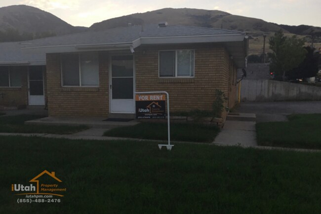 Building Photo - 2 bdrm 1 bath Apartment-Easy Access