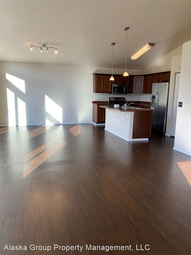 Building Photo - 4 br, 3.5 bath House - 9162 Eagle River Lane