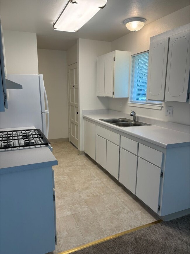 Foto del edificio - Clean 2 bedroom 1 bath