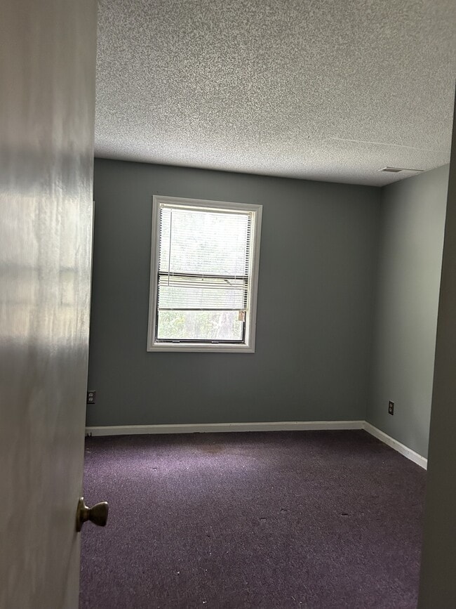 Building Photo - 339 Moytoy Rd