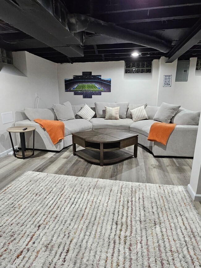 Espacio para medios - 2212 Burger St