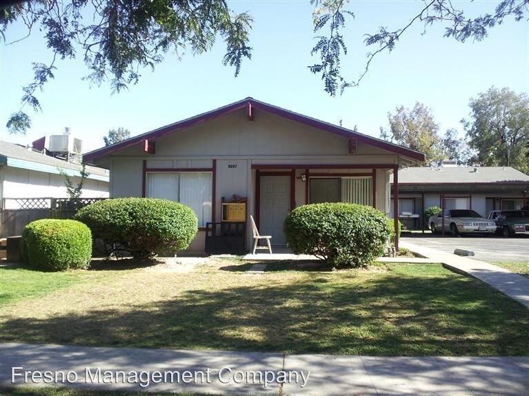 Primary Photo - 3037 W Pontiac Way
