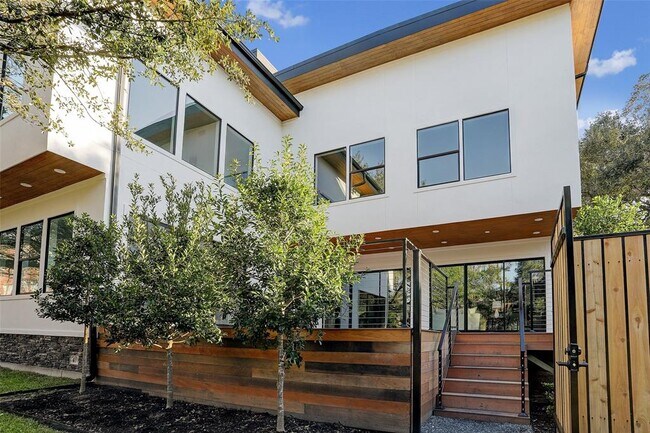 Building Photo - 3021 Maroneal St