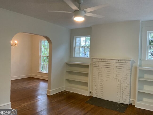 Building Photo - 204 Oakwood St NW