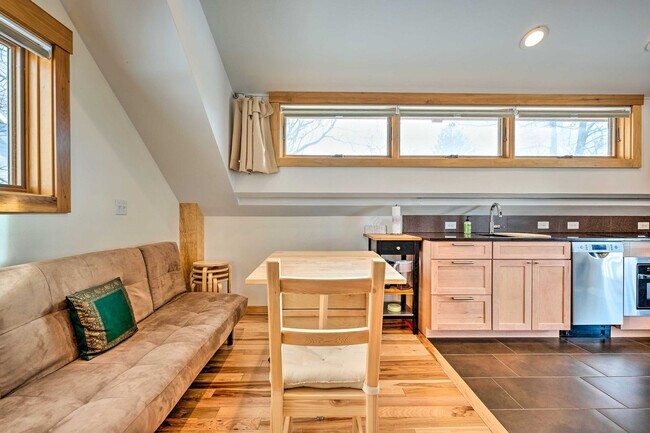 Foto del edificio - 2329 Pine St