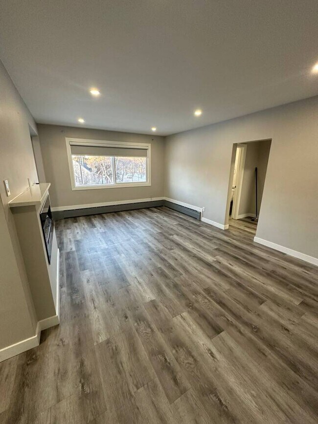 Building Photo - 11110-68 68 Ave NW