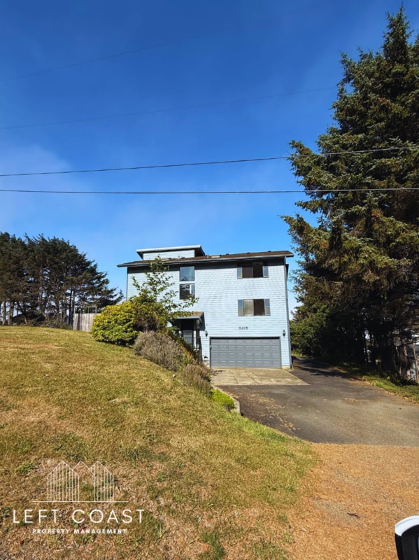 Building Photo - 6215 NE Oar Dr