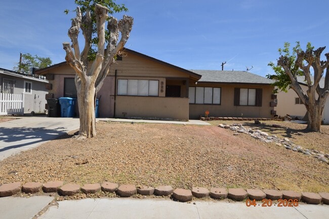 Building Photo - 325 Pershing Dr