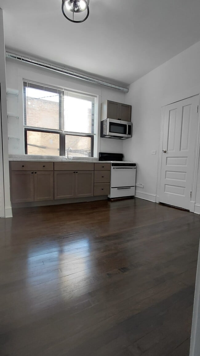 Foto del edificio - 2543 S Saint Louis Ave