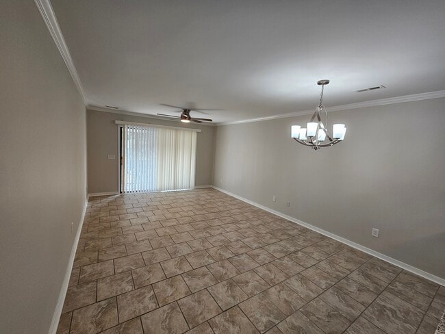 Foto del edificio - 1507 Military Cutoff Rd