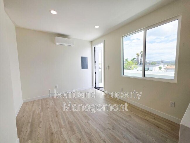 Foto del edificio - 3348 Lockwood Dr