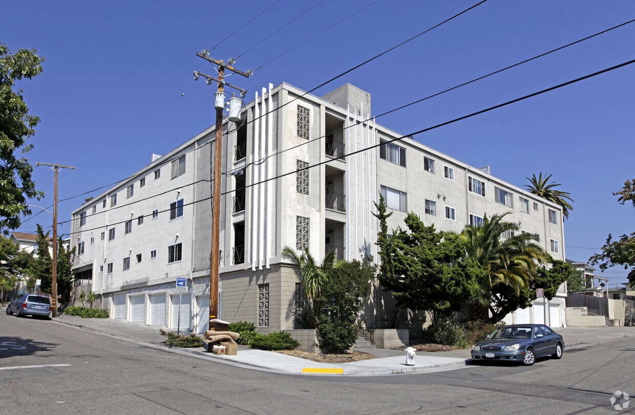 Primary Photo - Victor Manor Apartments