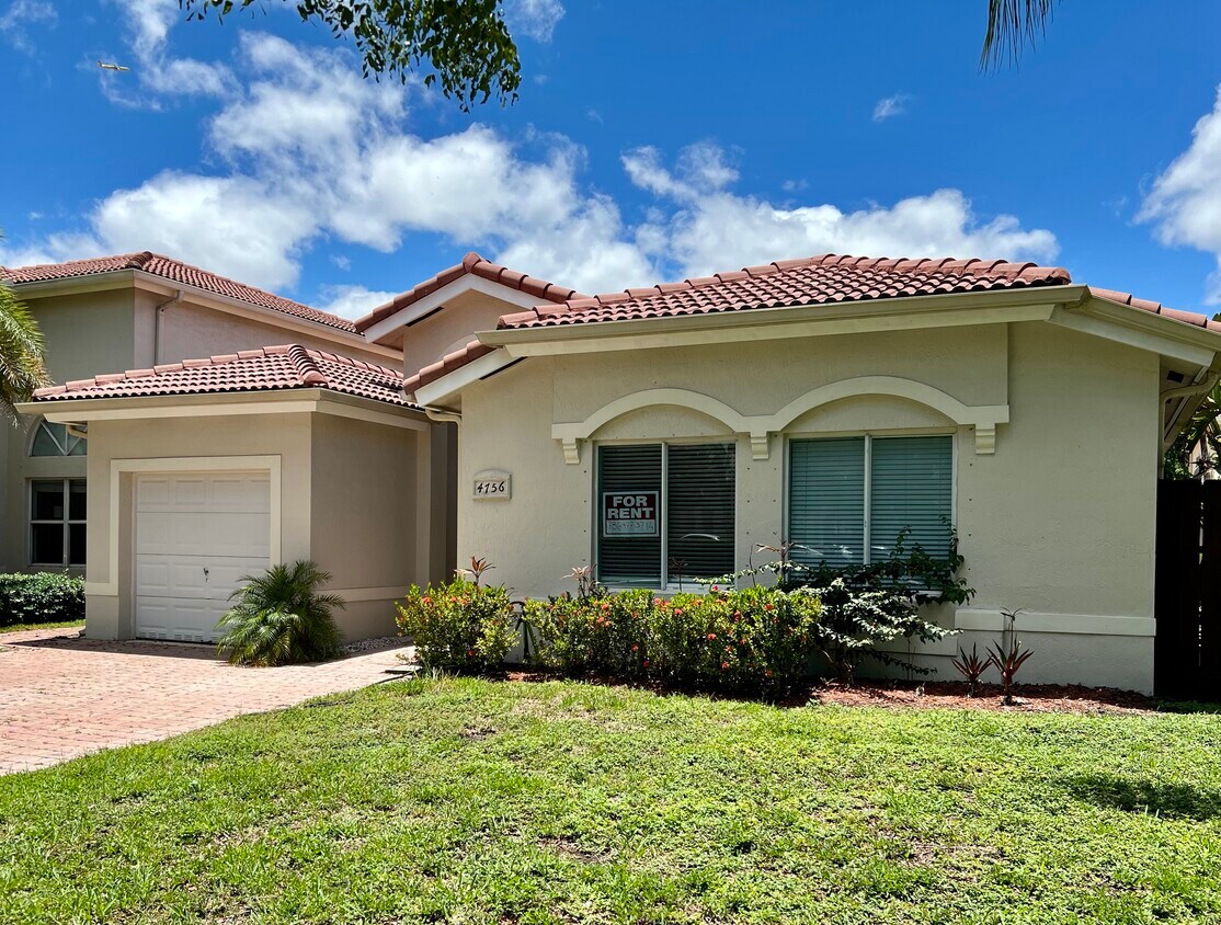 4756 NW 47 Ter - Front - 4756 NW 109th Psge