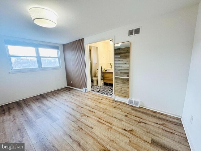 Building Photo - 813 Arnold St