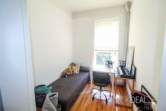 Building Photo - Amazing 2.5 BR for Rent in Carroll Gardens