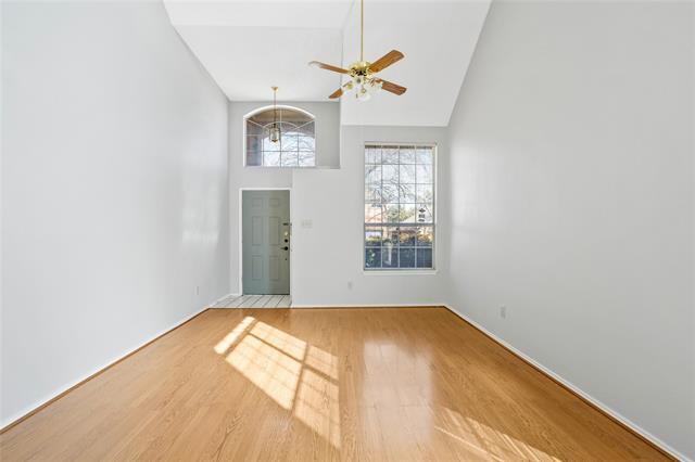 Foto del edificio - 1112 Canoe Ln