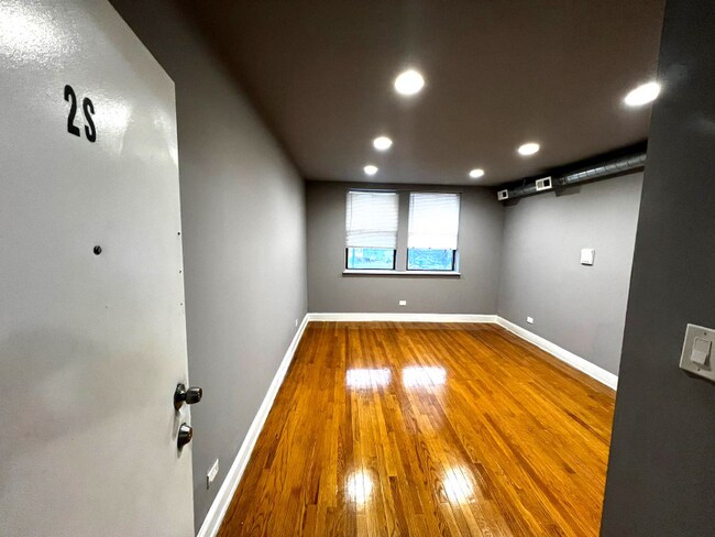 Foto del edificio - 1665 E 79th St