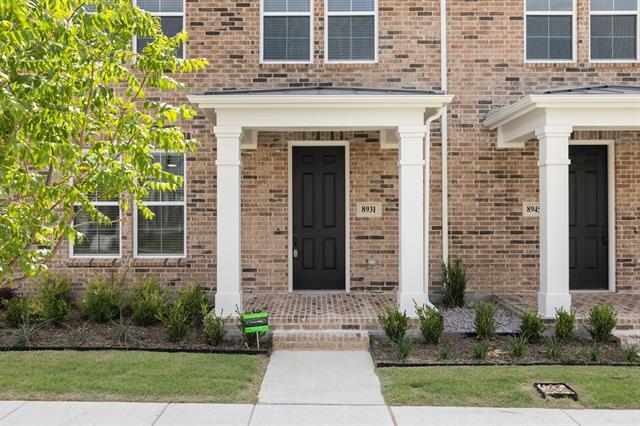 Foto principal - 8931 Scarp Hl Ln