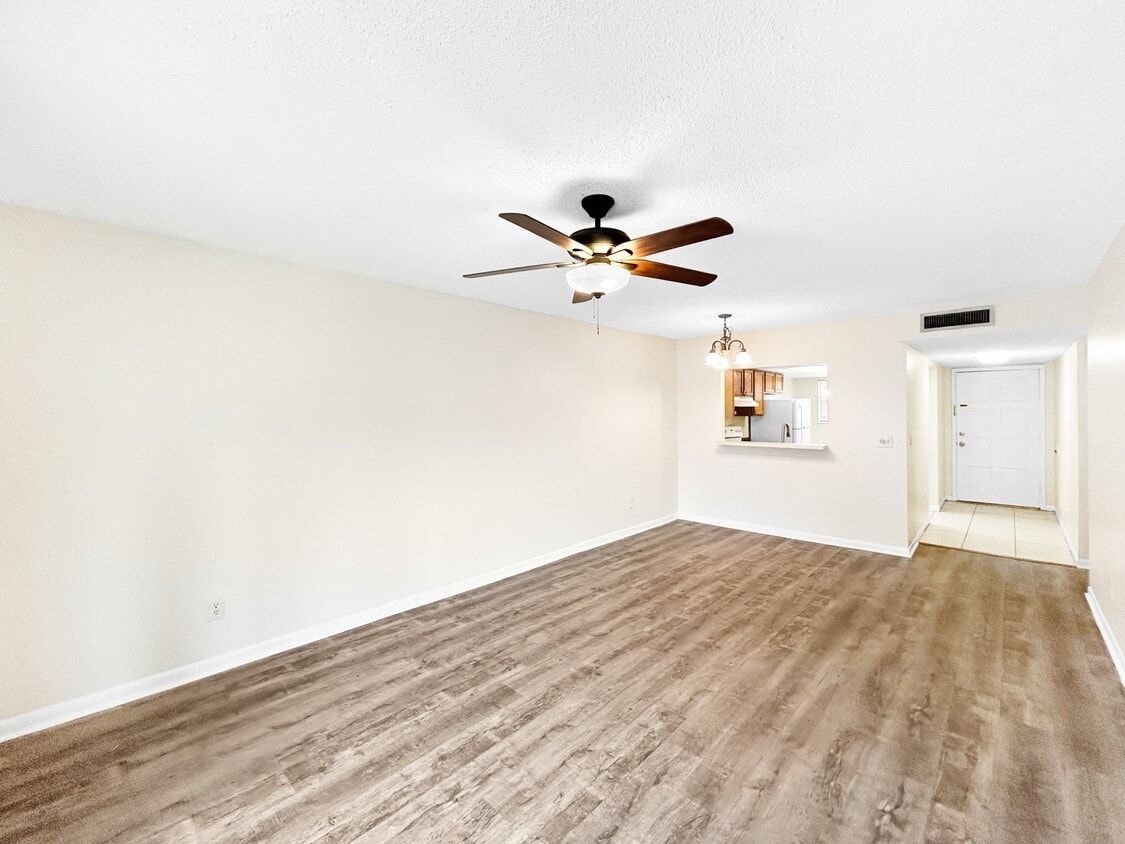 Building Photo - 6336 Newtown Cir