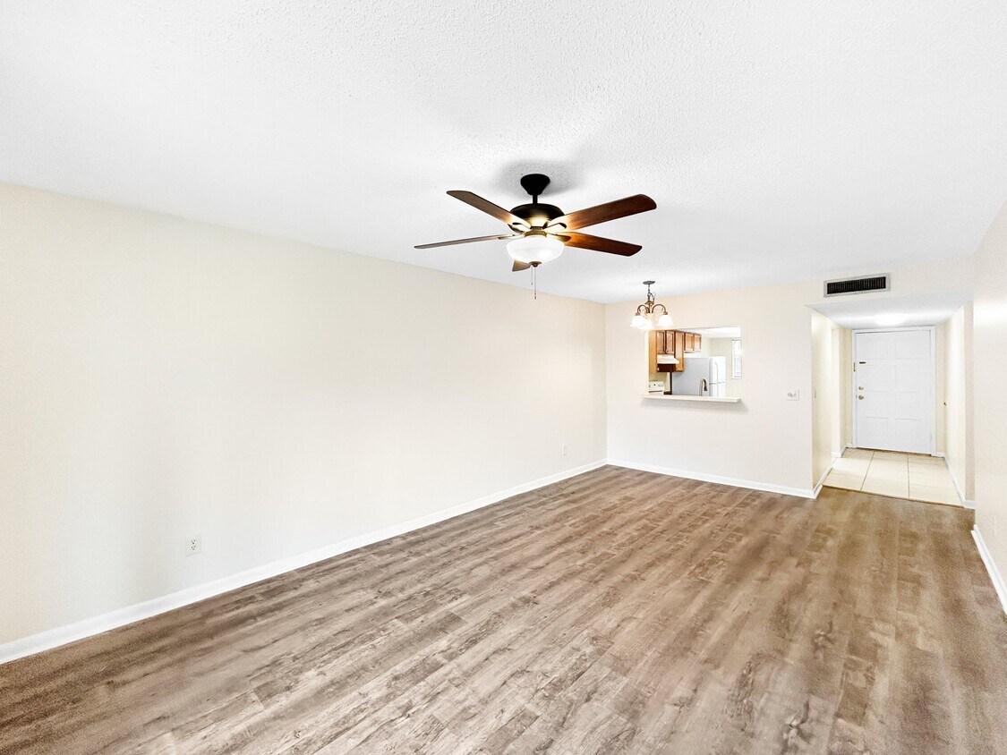 Foto del edificio - 6336 Newtown Cir