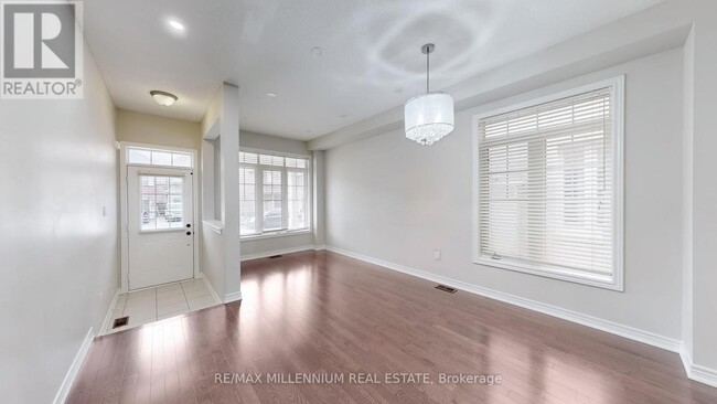 Building Photo - 55 Dunedin Dr
