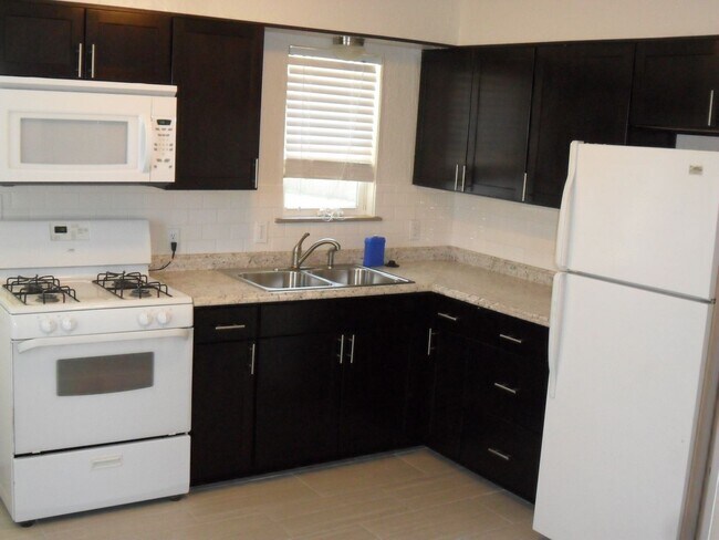 Building Photo - 603 Rancho Dr