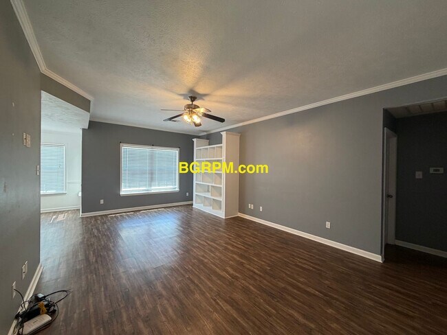 Foto del edificio - 31 Willow Lake Dr