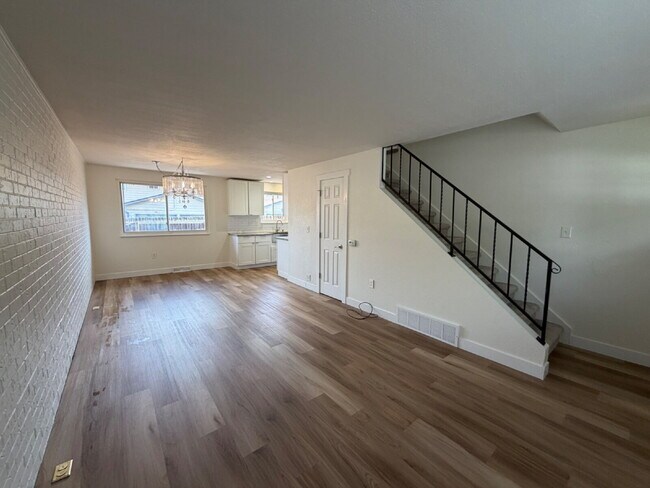 Foto del edificio - Charming 2-Bedroom Townhouse with Garage in Prime Arvada Location!