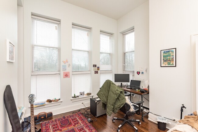 Foto del edificio - 625 E Groveland Park