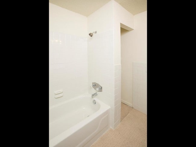 Building Photo - 2911 7th Ave Anoka, MN 55303