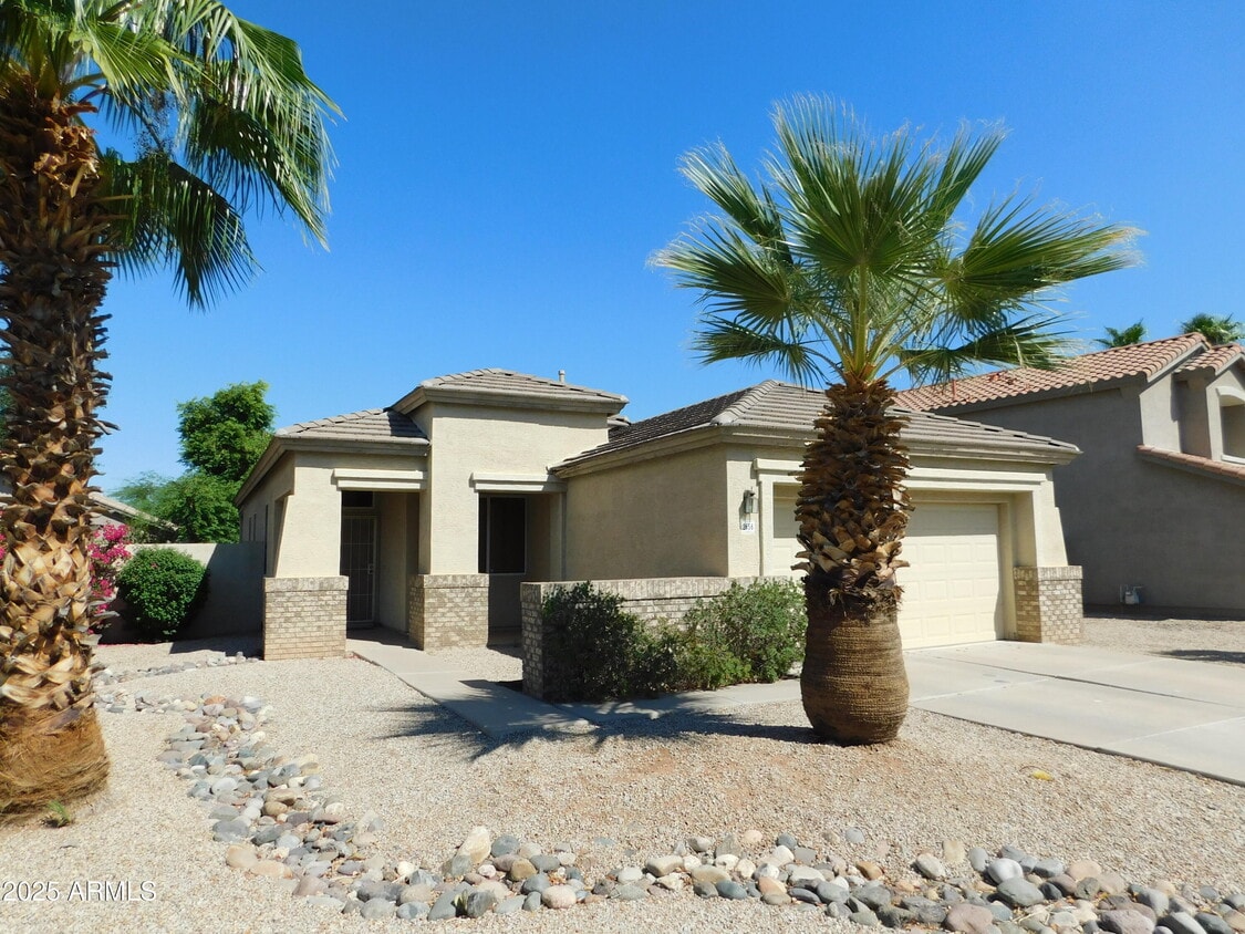 Building Photo - 2656 E Sherri Dr