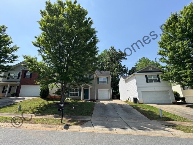 Building Photo - Spacious two story home in Charlotte