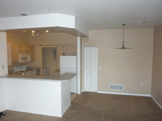 Foto del edificio - 4545 Wheaton Dr