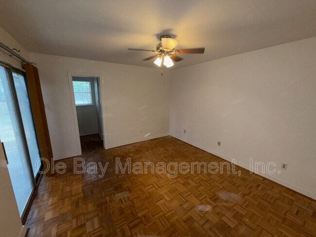 Foto del edificio - 6621 Heritage Woods Ct