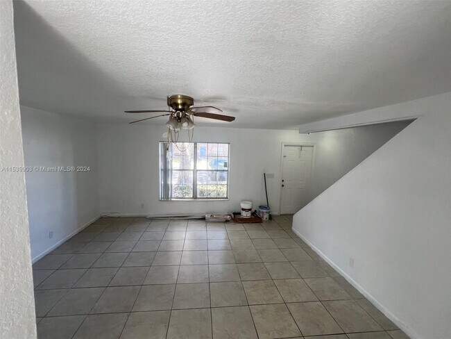 Foto del edificio - 7503 Kimberly Blvd
