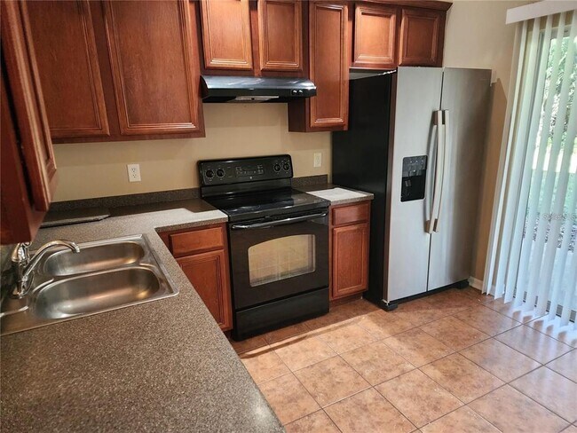 Foto del edificio - 15924 Fishhawk Creek Ln