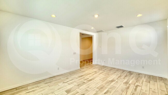 Foto del edificio - 1454 W J Waltz Wy