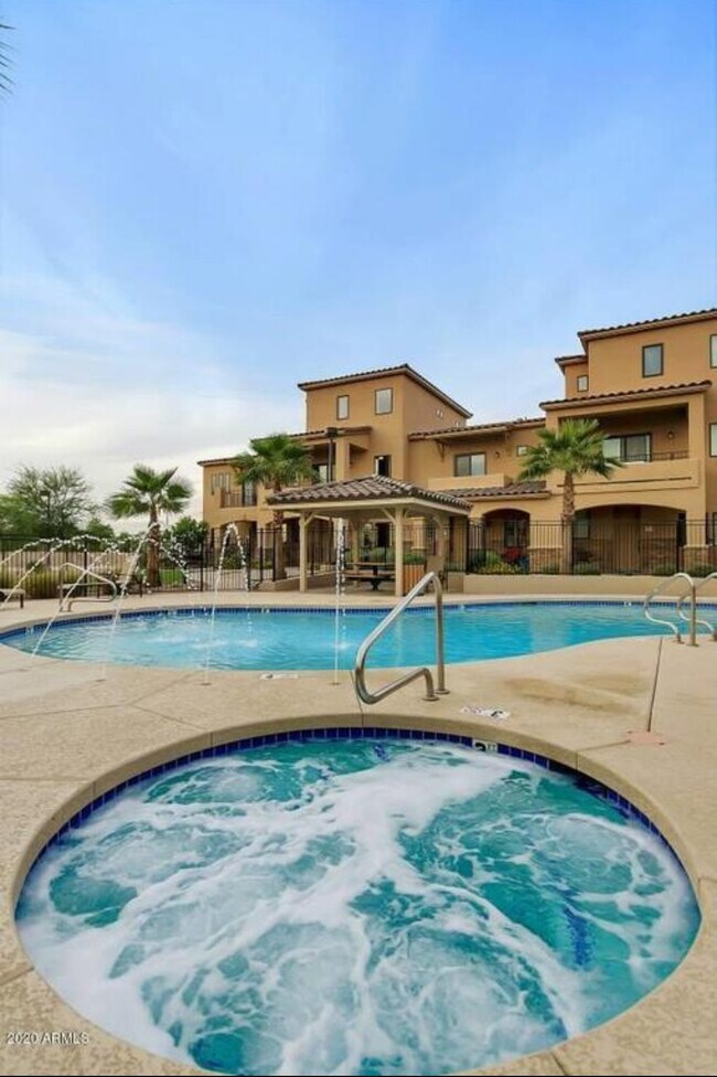Heated Jacuzzi by Pool - 2821 S Skyline