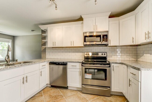 Foto del edificio - 567 Ashburton Ave
