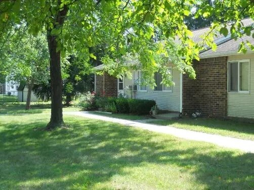 Foto del edificio - 120 N Pleasant St