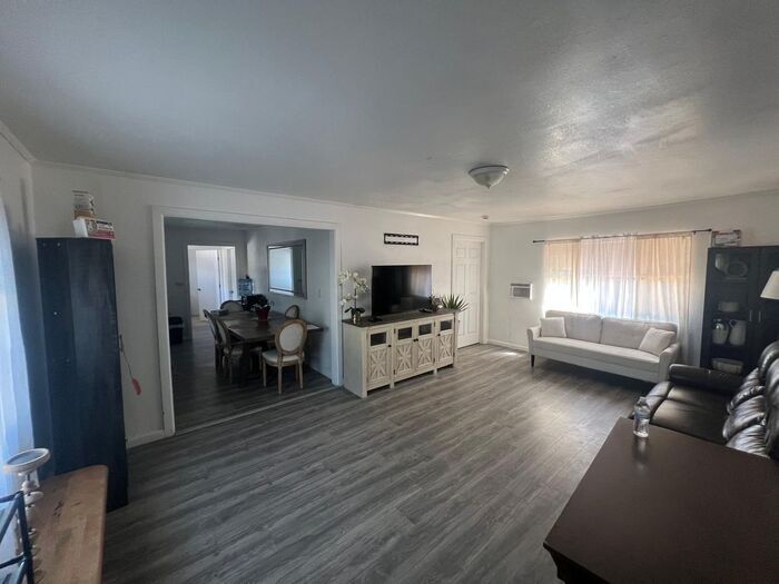 Primary Photo - Fully Furnished 3 Bed House for Rent Campb...