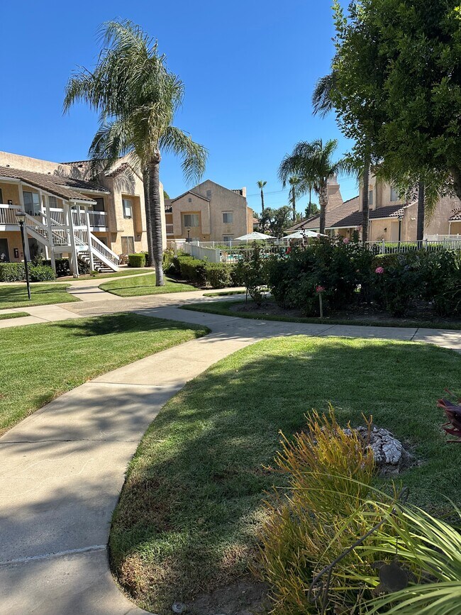 Foto del edificio - La Verne Senior Apartments